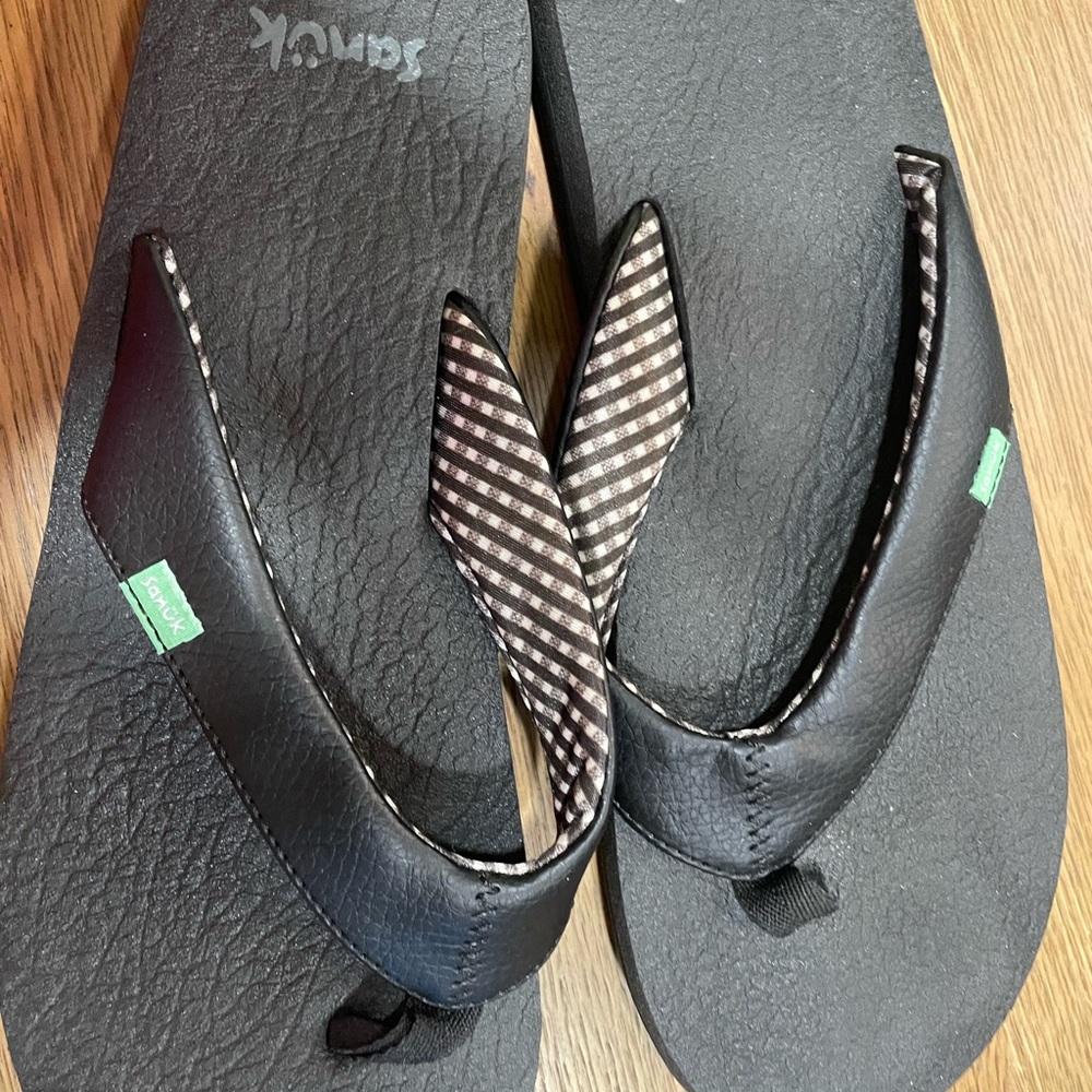 Sanuk Black and Brown Women's Sandals